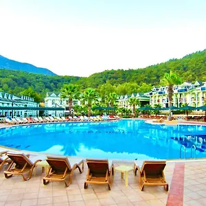 5* Hotel Forest Village