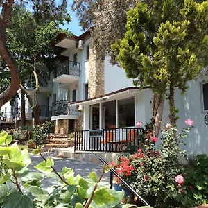 3* Hotel R.e.d.